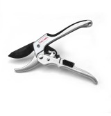 sécateur crémaillère ouvert